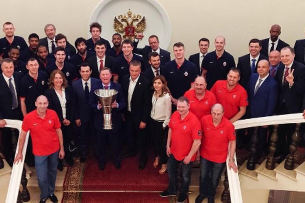 U Putinovoj koži: Teo sa Armejcima na najbitnijem mestu u Rusiji! (FOTO)