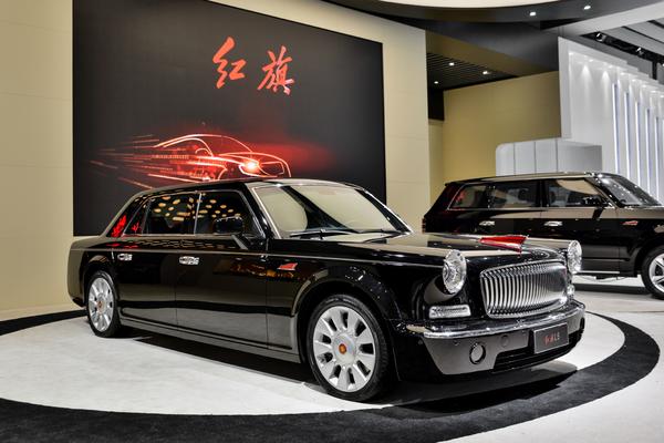 Neće vam biti dobro: Kineska luksuzna limuzina skuplja od Rols-Rojsa (FOTO) (VIDEO)