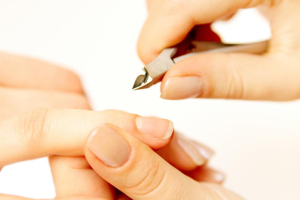 5 razloga zašto vam se nokti tako lako ljušte i pucaju (FOTO) (GIF)