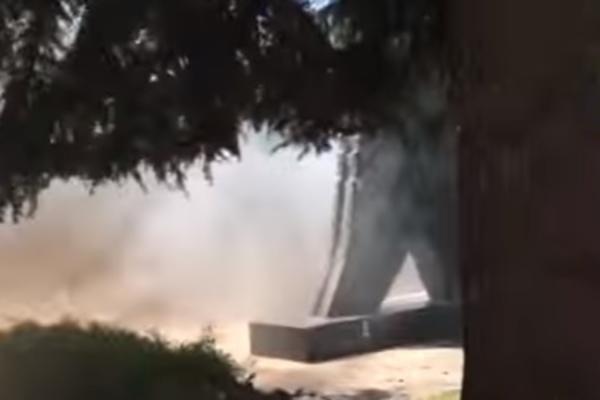 Ludilo u Splitu: Zdravko Mamić zasut bakljama i dimnim bombama ispred suda! (VIDEO)