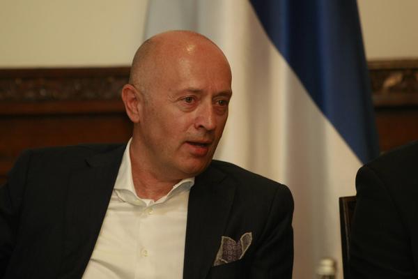 Bio je kralj šećera, sada bi da bude gospodar finansija: Kole kupuje i jednu grčku banku!