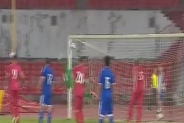 Tadić lovio paukove na svom omiljenom stadionu! (VIDEO)