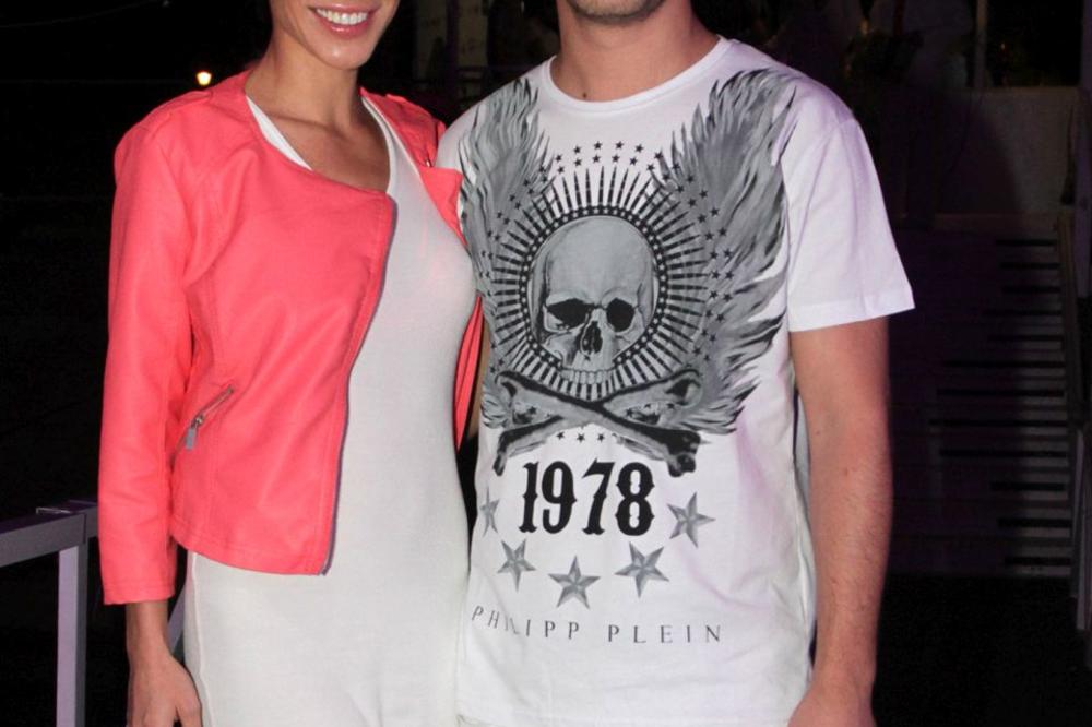 Čestitamoo! Srpski najpopularniji par staje na ludi kamen! I spremaju tajnu svadbu!