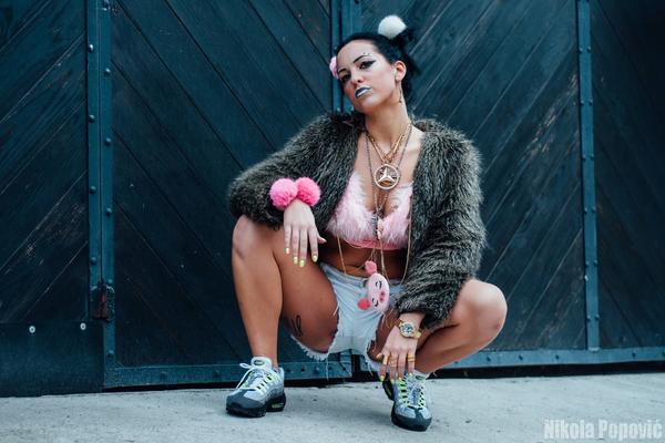 Kad dame pokidaju! Kako je seksepil osvojio Savamalu?