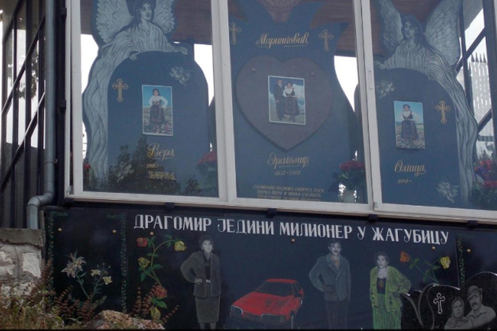 Ima svi da znaju da je Dragomir jedini milioner u Žagubicu! Čak i kad ga više nema! (FOTO)