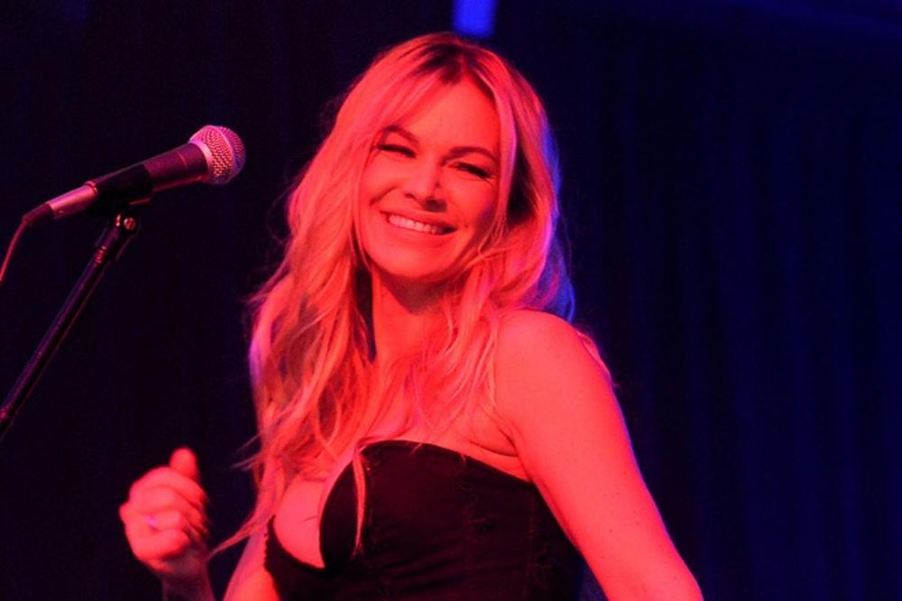 Mega seksi! Nataši Bekvalac se kupaći uvukao u guzu! (FOTO)