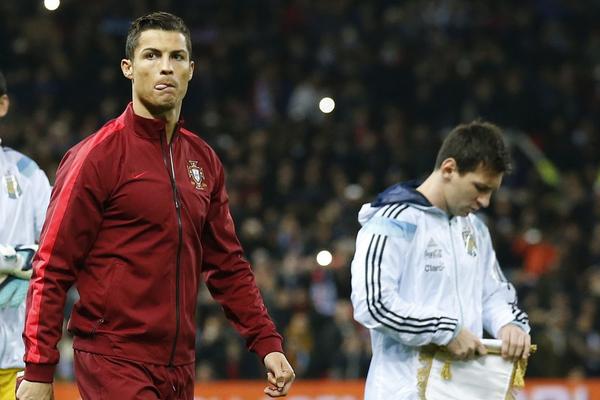 BURA U SVETU FUDBALA! Oglasila se FIFA - Ronaldo ili Mesi? (FOTO)