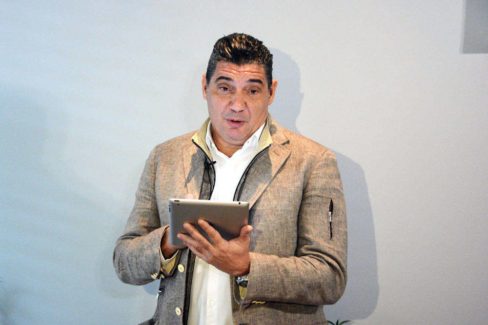 ESPRESO TVITER Miško Ražnatović: Da li bi bio spreman da vodim državu Srbiju? Hmmm... (VIDEO)