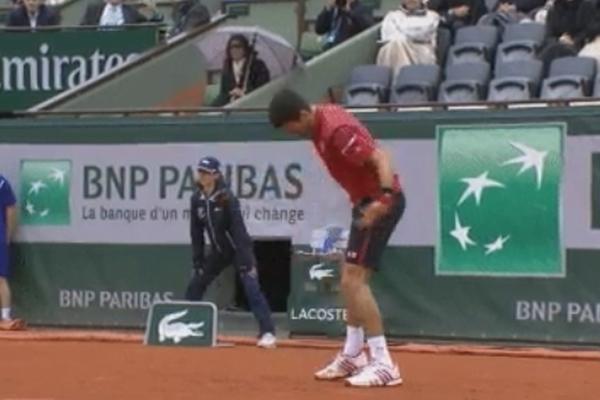 Đoković zamalo izbačen sa Rolan Garosa zbog gluposti koju je napravio! (VIDEO)