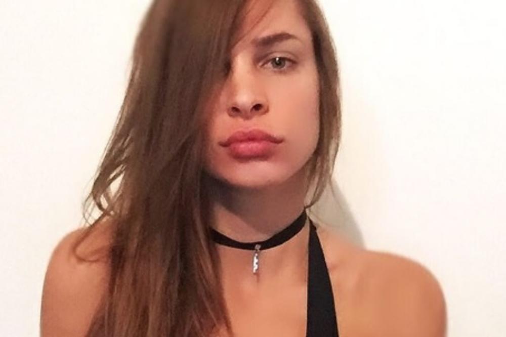 Mlohava Šavija! Obukla kupaći, pa je isprozivao ceo net! (FOTO)