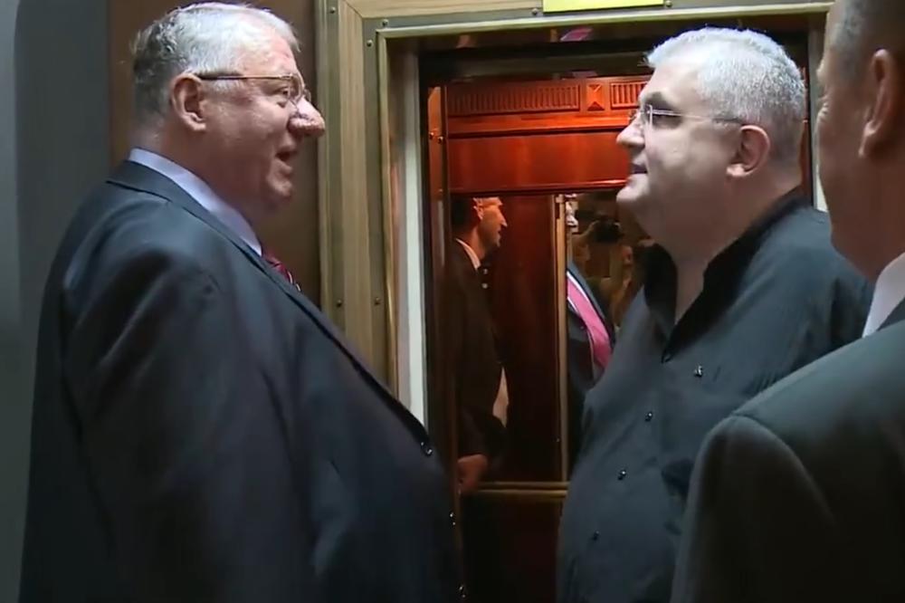 Šešelj: Je l' još tučeš po kafanama? Čanak: Učio sam od najboljih! (VIDEO)