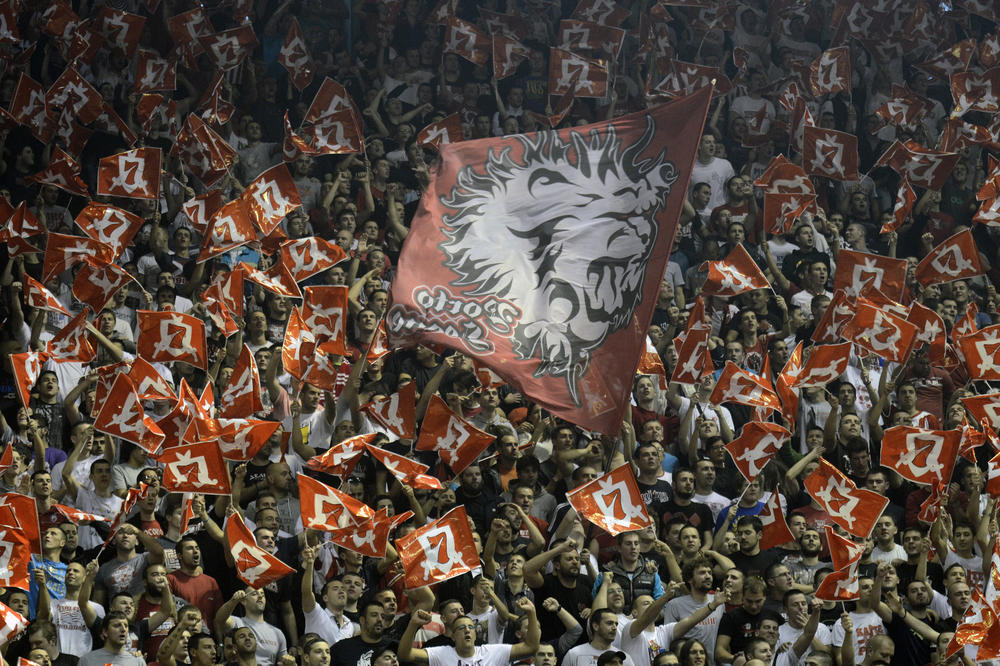 DELIJE, SEĆATE LI SE OVOG ČOVEKA?! On bi se istog trenutka vratio u Zvezdu! (FOTO) (VIDEO)