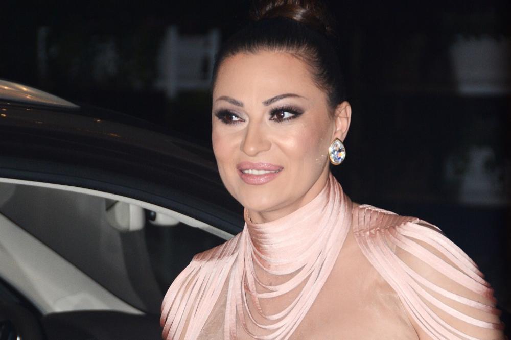 Vodi svoju decu, našu ostavi! Ceca htela da učini osnovcima, a roditelje je ovo zgrozilo! (FOTO)