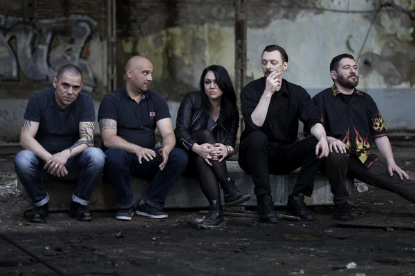 Nije laž! Izašao novi singl grupe The Bite! Bolje poslušajte da vas ne ugrizu!