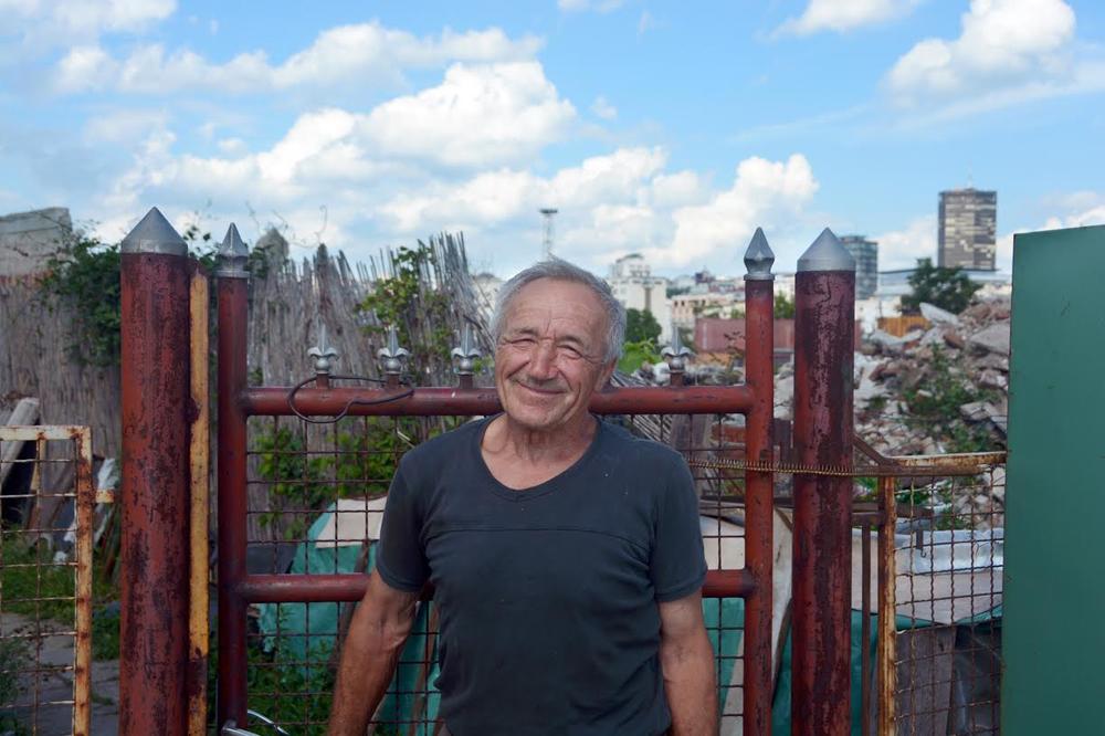 Rekli su da će da me sruše, da mi isključe vodu i struju! Ovo je priča poslednjeg čoveka iz Savamale! (FOTO)