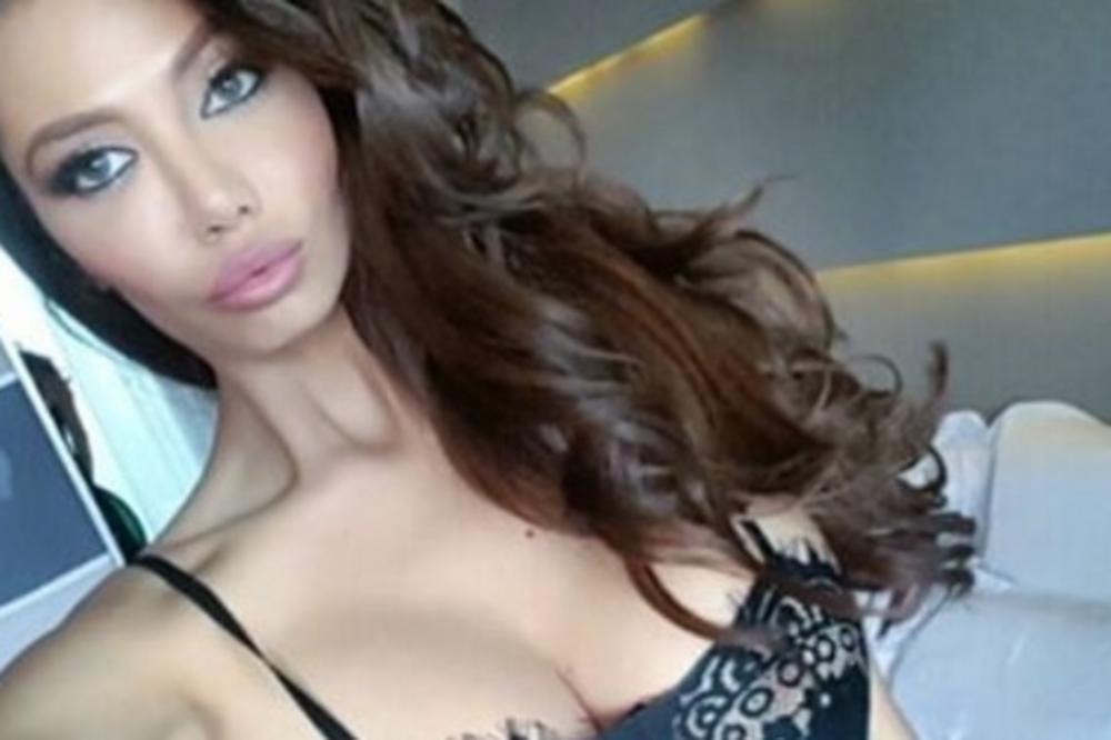 Pa oooogromno je! Soraja svojom guzom zaprepastila fanove! (FOTO)