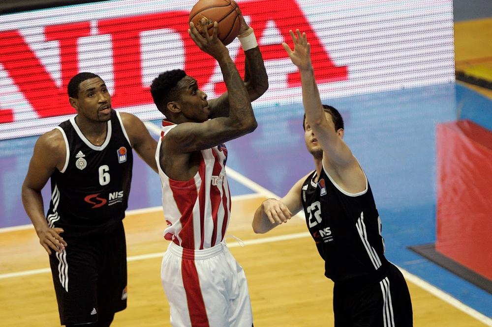 Partizan osetio snagu Zvezde: Crveno-beli moćni na startu finala! (FOTO) (VIDEO)