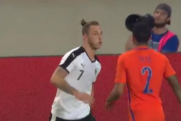 Srbin pljunuo protivnika i zato ga možda izbace sa Evropskog prvenstva! (VIDEO)