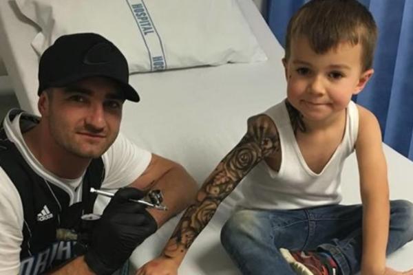 On tetovira decu, a razlog što to radi ga čini najplemenitijim čovekom na svetu (FOTO)