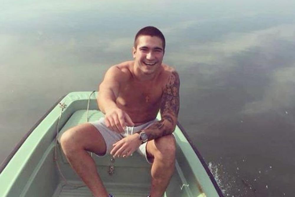 Šta je bre ovo?! Drug uperio pušku na Šijana i pucao mu u glavu!!! (VIDEO)