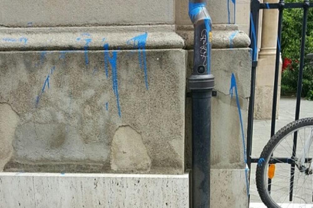 Vandalizam u Zagrebu: Bačena boja na srpski hram (FOTO)