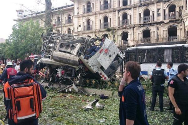 Eksplozija na ulicama Istanbula: 11 mrtvih, 36 povređenih (FOTO)