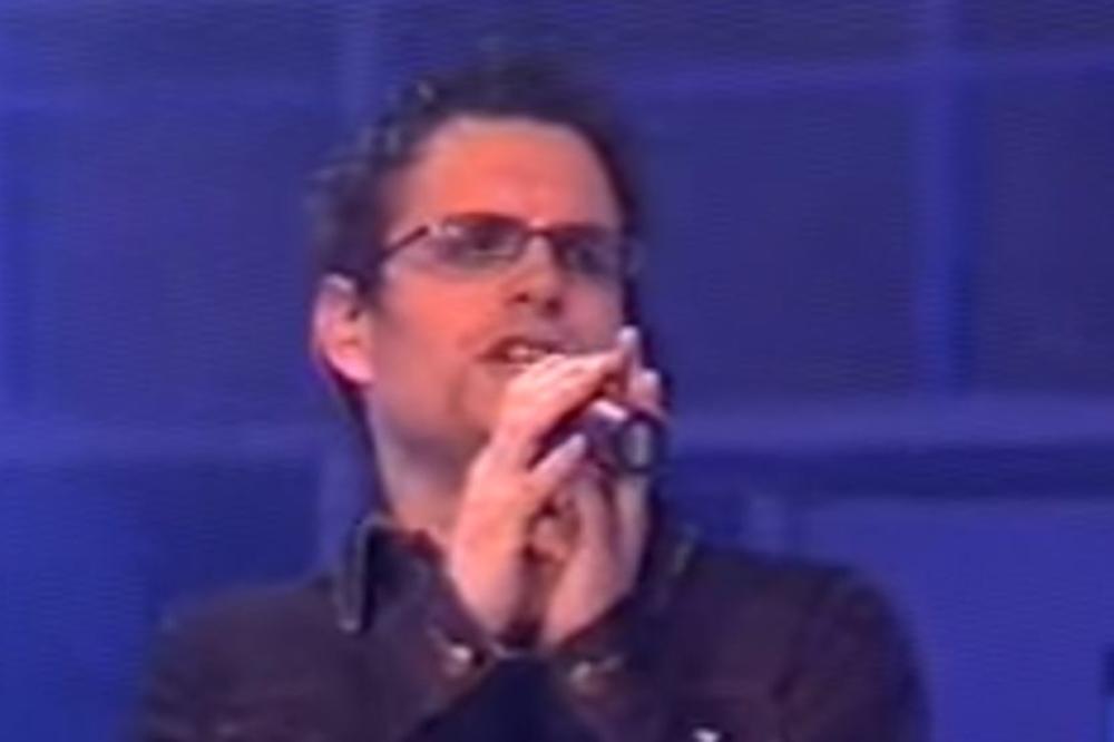 Bio je finalista Idola, a danas peva u bendu čiji hit svi vrlo dobro znate! (FOTO) (VIDEO)