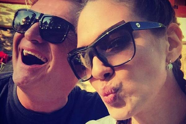 Pala teška prozivačina! Pogledajte kako su fanovi isprdali Lečića zbog porodične fotke! (FOTO)