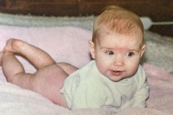 Ko bi rekao? Ova slatka beba danas je jedna od naših najvulgarnijih i najoperisanijih zvezda!