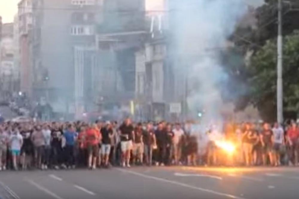 Pogledajte kako je izgledao korteo Delija pred 3. utakmicu finala plej-ofa! (VIDEO)