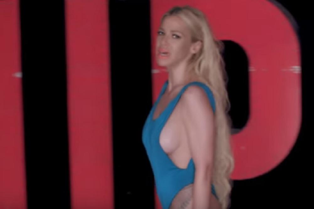 Kakva bombetina! Pogledajte vrhunsko izdanje Nataše Bekvalac od kog će vam zastati dah! (VIDEO)