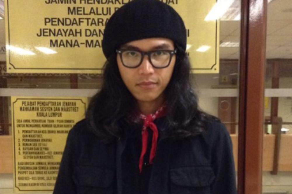 Tinejdžer u zatvoru jer je vređao kralja na Fejsu!? (FOTO)