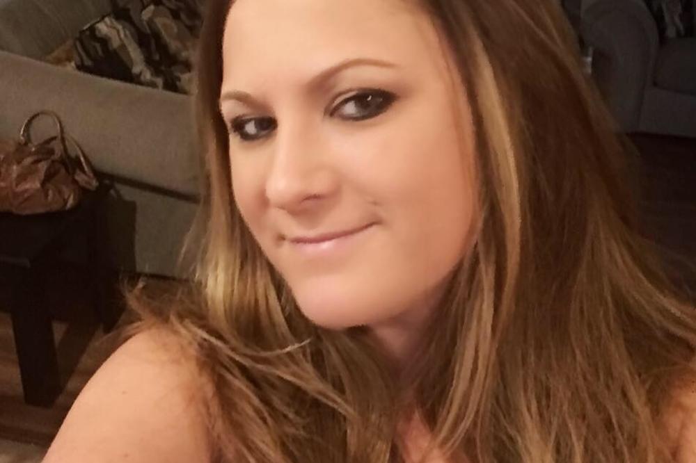 Ima li šta bizarnije? Doji svog momka od 36 godina na svaka dva sata (FOTO) (VIDEO)