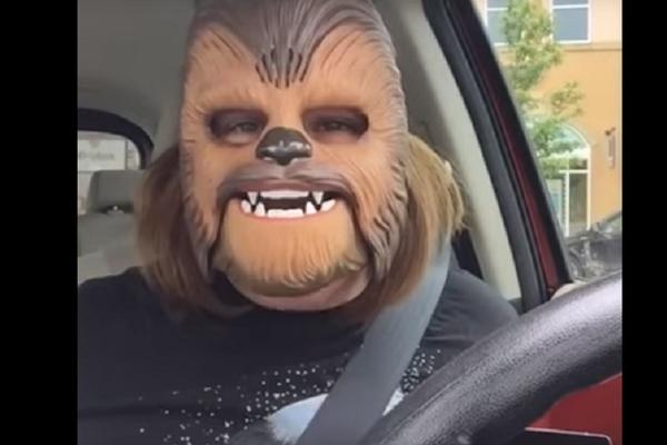 Okačila je video na Fejs, nasmejala ceo svet i zaradila pola miliona $! (VIDEO)