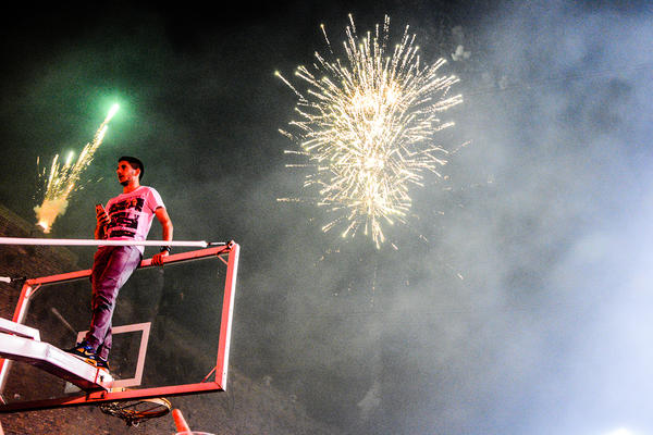 Goreo je Kalemegdan! Spektakularna proslava Zvezdine titule uz pesmu, bakljadu, vatromet... (FOTO) (VIDEO)