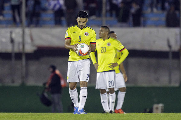 Falkao tone sve niže i niže! (VIDEO)