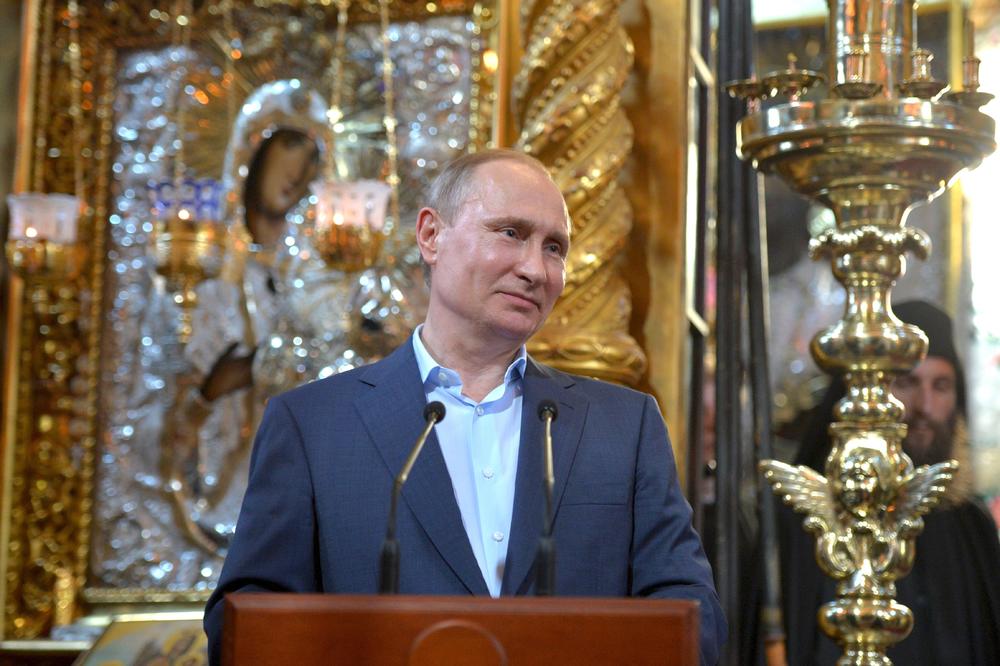 Gvozdeni Putin naredio da se otkaže koncert u blizini hotela u kom je ruska reprezentacija! (FOTO)