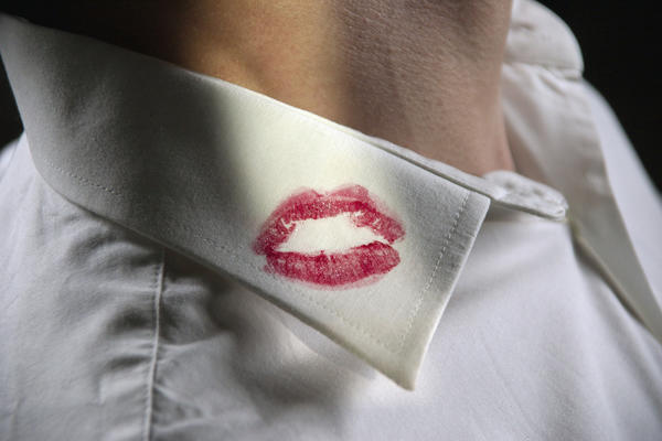 MUŽ ZAPOSLIO NOVU MLADU ASISTENTKINJU, PA SVOJOJ ŽENI NAPRAVIO PAKAO OD ŽIVOTA: Jadnica nije znala šta će od muke!