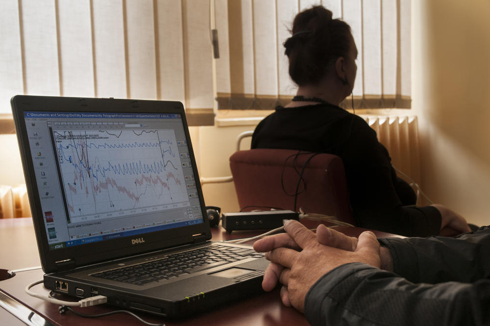 POZNATI POLIGRAFISTA OTKRIO KAKO POLIGRAF ZAPRAVO FUNKCIONIŠE: Pitanja znate, ali jedno je KLJUČNO! (VIDEO)