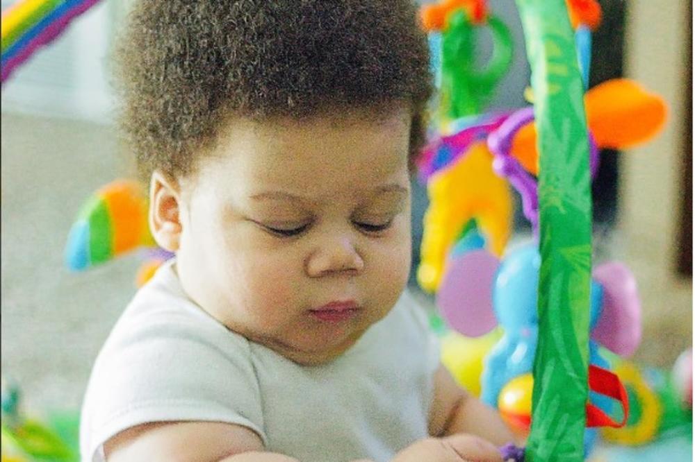 Njenu bebu su brutalno vređali na internetu, a onda je carskim potezom svima začepila usta (FOTO)