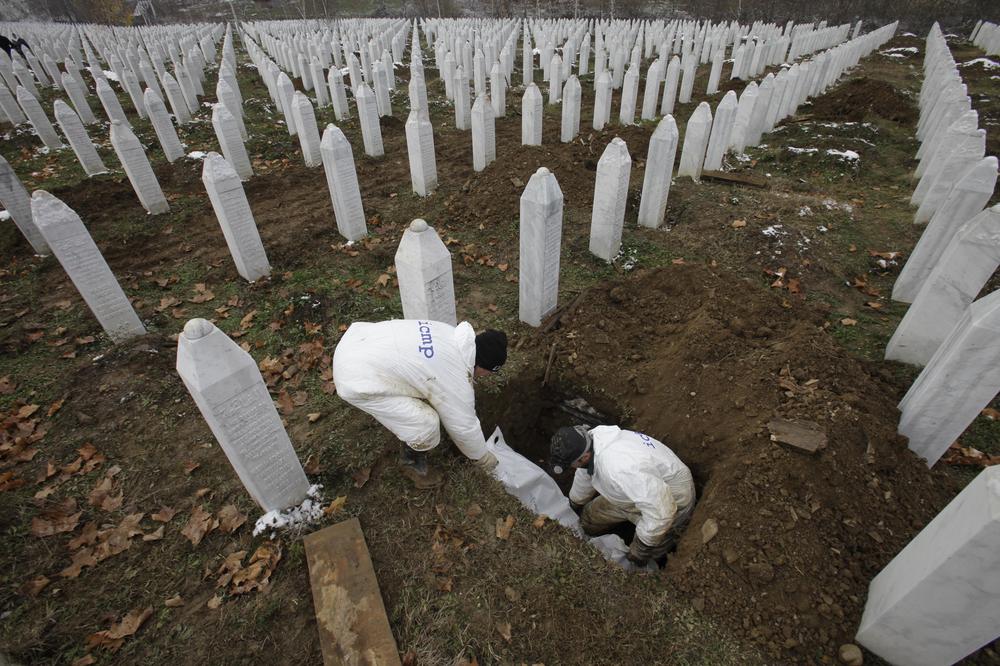 Holanđani su Srebrenicu organizovali SA JEDNIM CILJEM: TURSKI NOVINAR ŠOKIRAO JAVNOST!