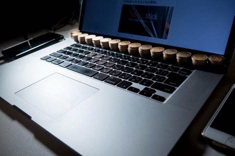 Nećete da vam se laptop pregreje? Pripremite novčiće i to se nikad neće desiti! (FOTO)