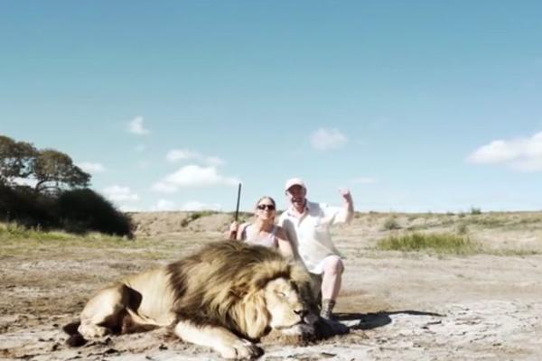 Šta je karma: Hvalili se ulovom, a ni slutili nisu ko ih posmatra iza leđa! (VIDEO)