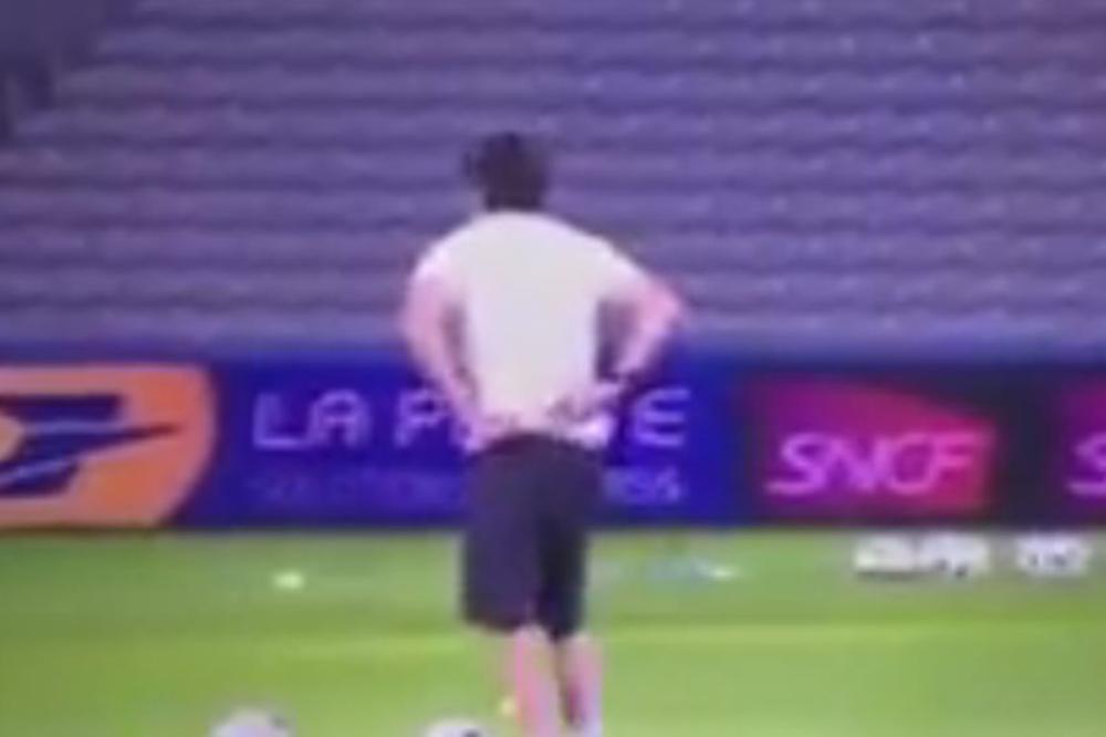 Čoveče, hoćeš li prestati? Muka nam je od toga što radiš! (VIDEO)