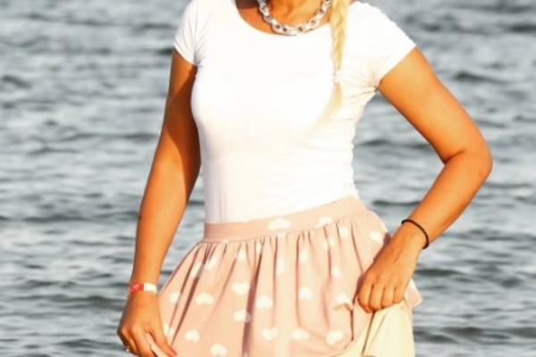 Naša popularna voditeljka u kolicima, više ne možda ni da hoda! Pobediću opaku bolest!