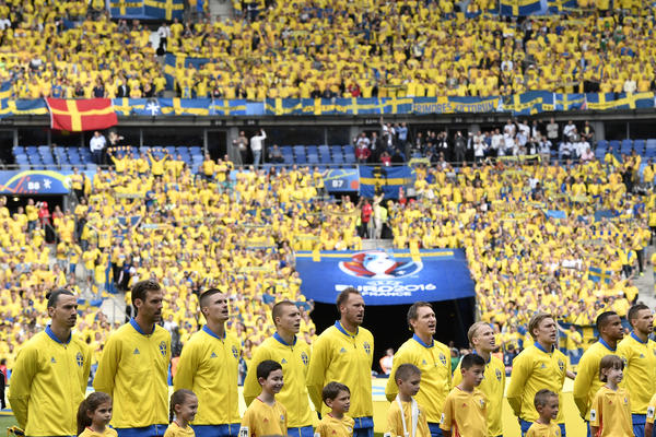 PROSLAVILI U STILU! Šveđani popili sve zalihe piva u Nižnjem Novgorodu!