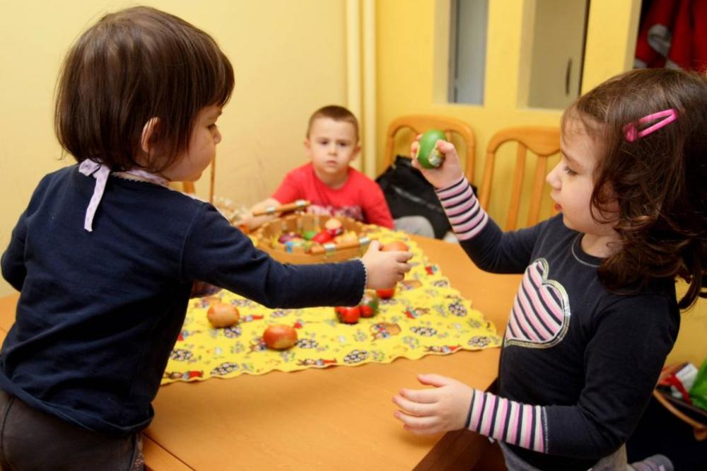 POMOĆU OVOG TRIKA POBEDIĆETE U KUCANJU JAJIMA: Polupaćete svako drugo