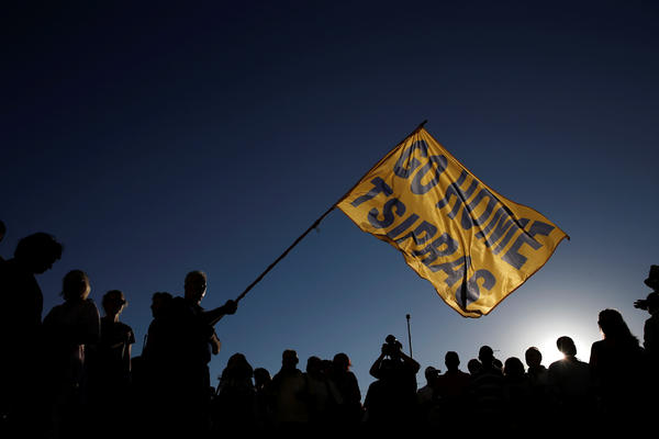 Atina na nogama: Hiljade demonstranata traže odlazak Ciprasa (FOTO) (VIDEO)