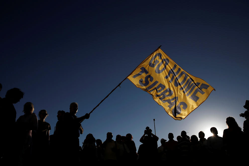 Atina na nogama: Hiljade demonstranata traže odlazak Ciprasa (FOTO) (VIDEO)