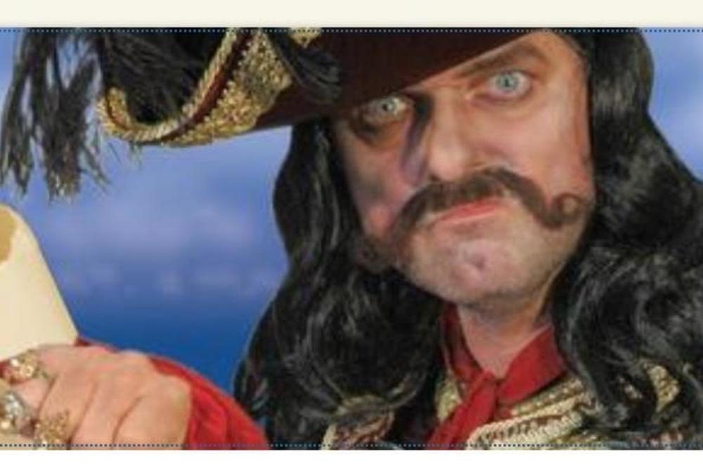 Mandina poslednja fotka pred izlazak na scenu! Cela ekipa nasmejana, a 10 mina kasnije...